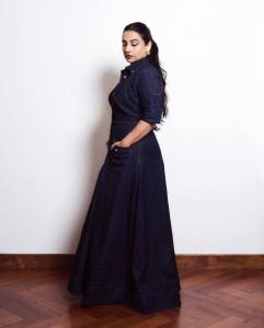 vidya-balan-in-jeans-material-frock-styling-photos-007