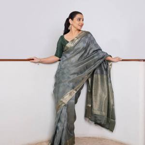 vidya-balan-in-latest-trending-saree-ideas-photos-011
