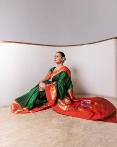 vidya-balan-in-latest-trending-saree-ideas-photos-015