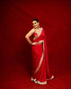 vidya-balan-in-latest-trending-saree-ideas-photos-023