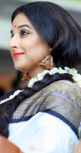 vidya-balan-latest-event-photos-9388-00196