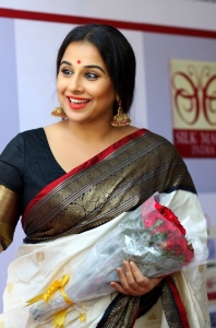 vidya-balan-latest-event-photos-9388-00349