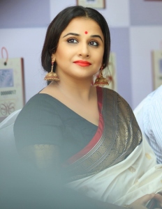 vidya-balan-latest-event-photos-9388-00581