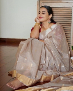 vidya-balan-latest-saree-photos-2021-003