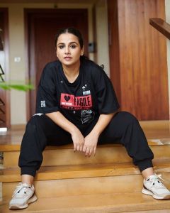 vidya-balan-new-photoshoot-pics-001