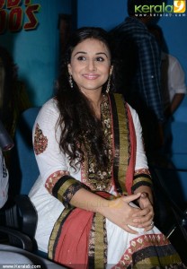vidya-balan-photos-00411