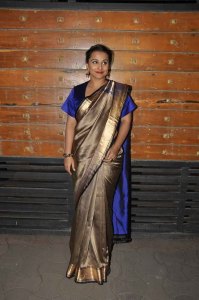 vidya-balan-saree-photos-00123