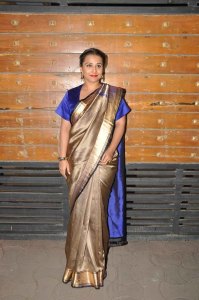 vidya-balan-saree-photos-00276