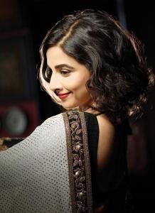 vidya-balan-saree-pics-0017