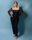 vidya-balan-latest-photos-in-black-dress-02-004