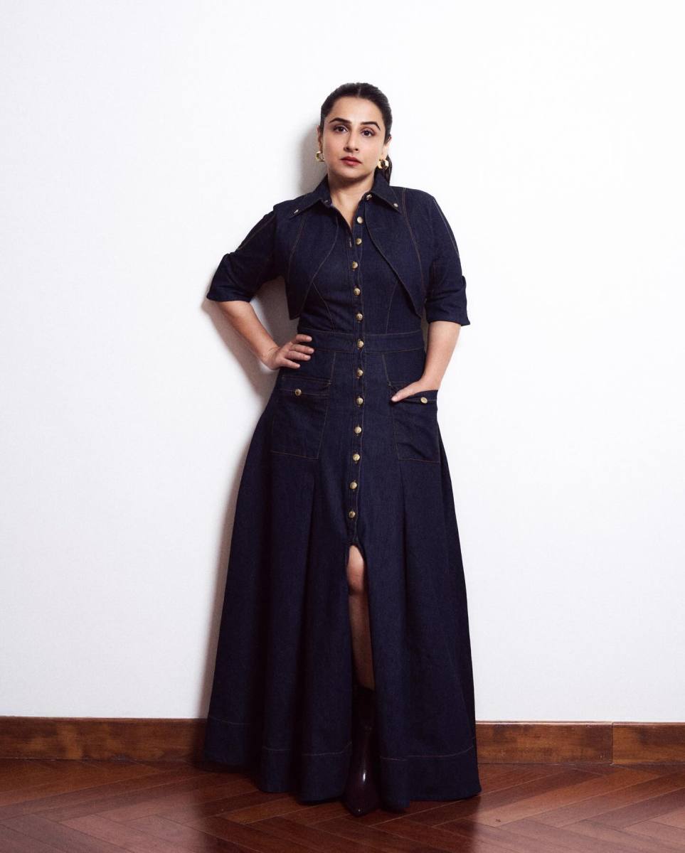 vidya-balan-in-jeans-material-frock-styling-photos-005