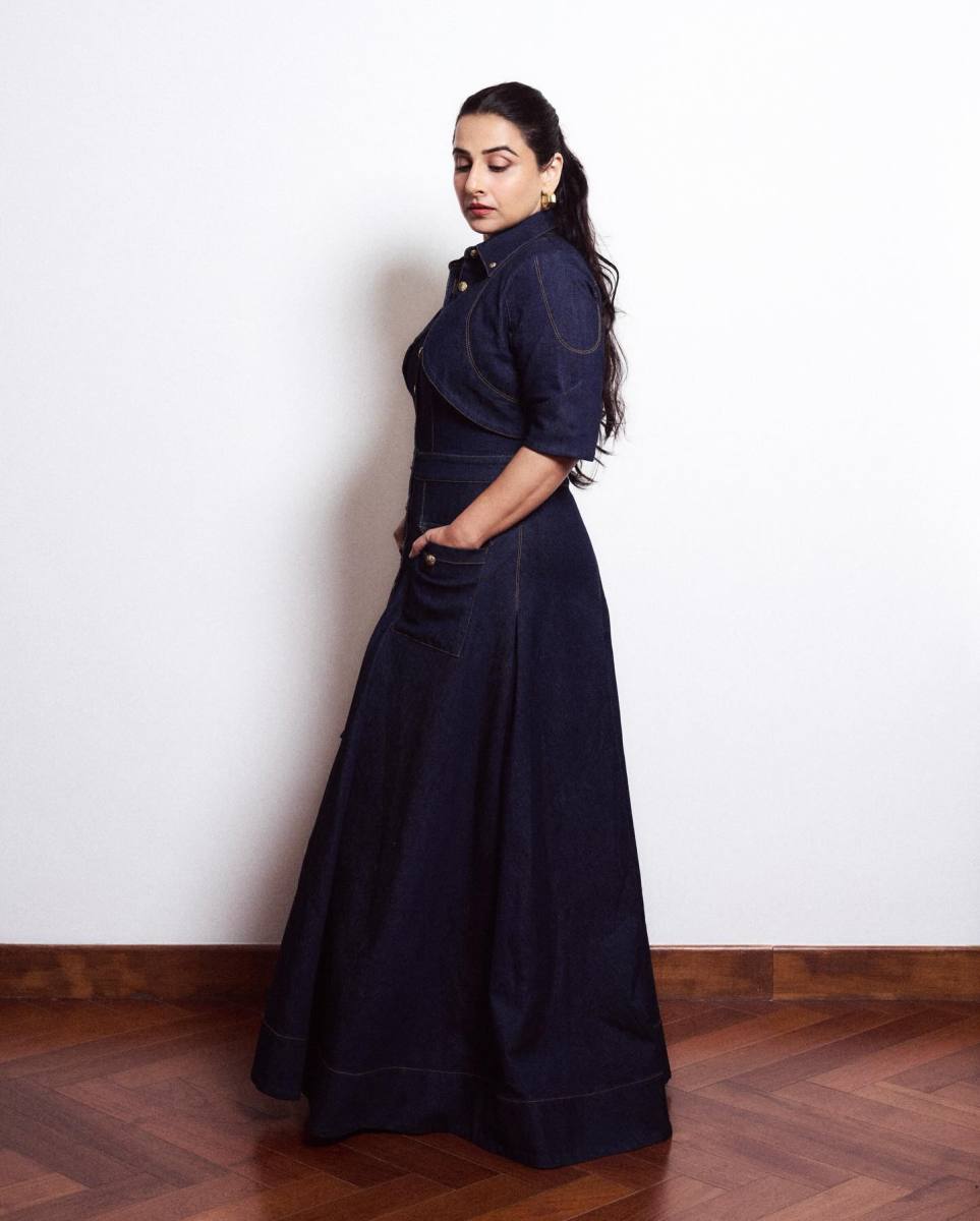 vidya-balan-in-jeans-material-frock-styling-photos-007