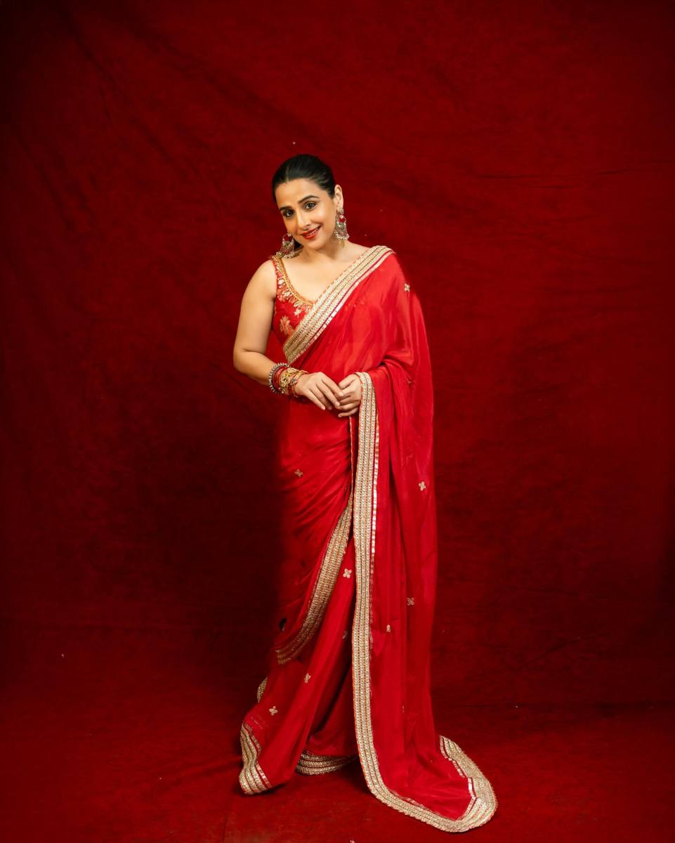 vidya-balan-in-latest-trending-saree-ideas-photos-026