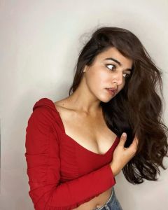 1_wamiqa-gabbi-photo-003