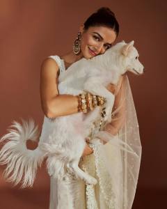 wamiqa-gabbi-in-Ivory-Satin-Organza-Sharara-Set-photos
