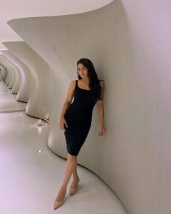 wamiqa-gabbi-in-black-bodycon-dress-001