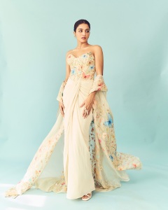 wamiqa-gabbi-in-butterfly-inspired-dress-and-jewellery-design-photos-003