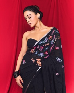 wamiqa-gabbi-in-butterfly-inspired-dress-and-jewellery-design-photos-015