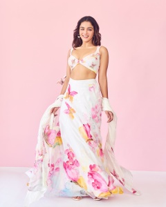 wamiqa-gabbi-in-lehenga-with-butterfly-design-photos-001