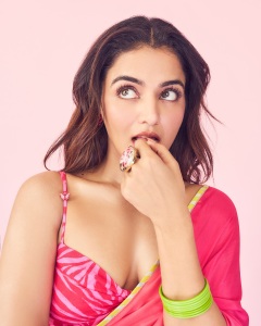 wamiqa-gabbi-in-light-pink-saree-with-blouse-style-ideas-photos-002