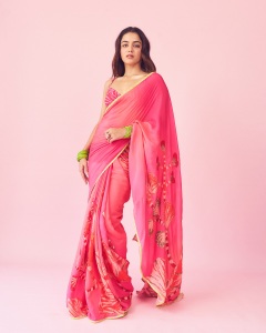 wamiqa-gabbi-in-light-pink-saree-with-blouse-style-ideas-photos-006