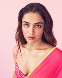 wamiqa-gabbi-in-light-pink-saree-with-blouse-style-ideas-photos-008