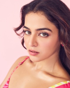 wamiqa-gabbi-in-light-pink-saree-with-blouse-style-ideas-photos-009