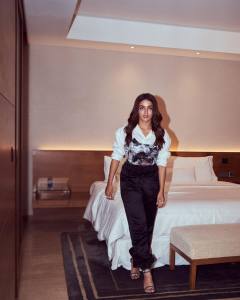 wamiqa-gabbi-in-printed-style-dress-photos-005