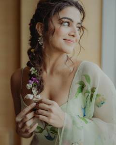 wamiqa-gabbi-new-dressing-style-ideas-photos-009