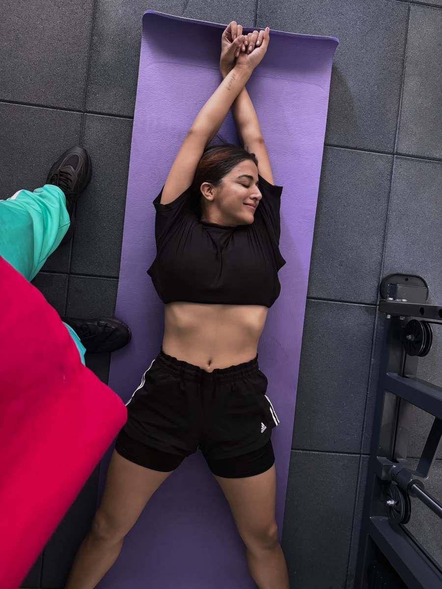 wamiqa-gabbi-in-workout-dress-photos-001