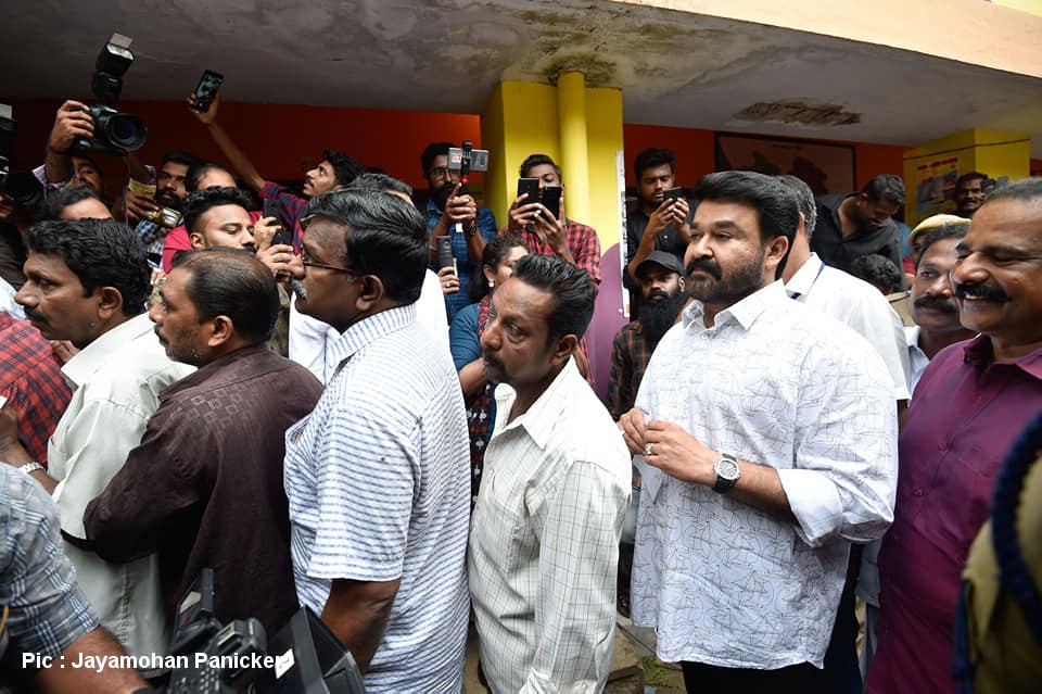 Mohanlal Vote for Kerala Lok Sabha Election 2019 Photos 2 - Kerala9.com