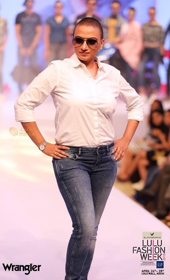 krishna prabha new look at lulu fashion week 2019 photos 009 - Kerala9.com