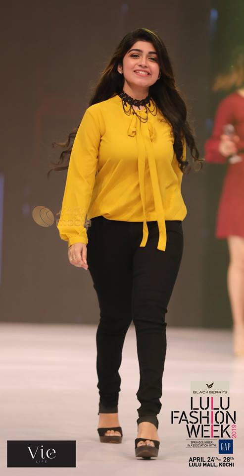 manasa radhakrishnan at lulu fashion week 2019 photos 005 - Kerala9.com