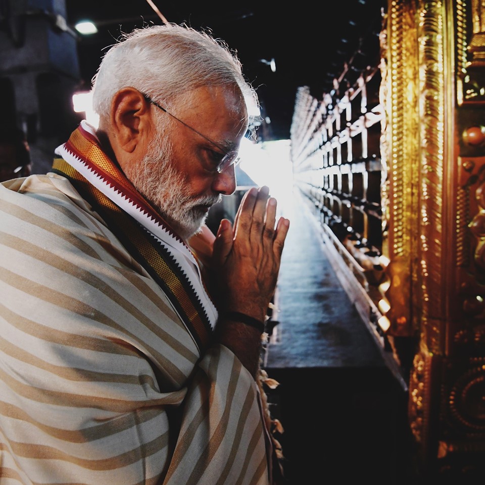 PM Narendra Modi visits Guruvayoor Temple Photos - Kerala9.com