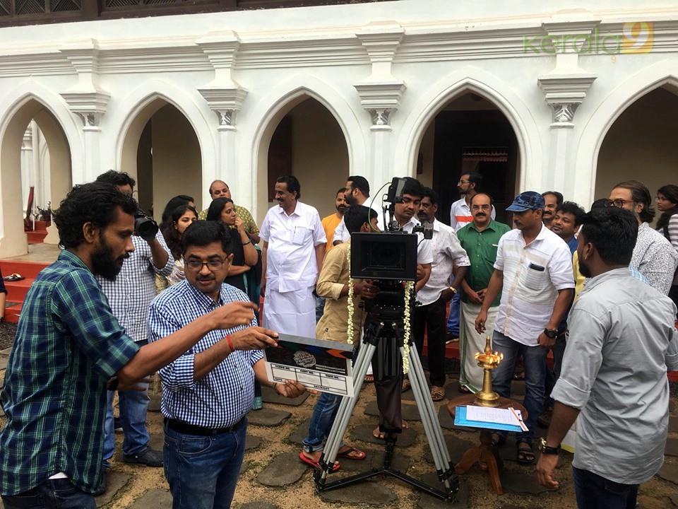 Paapam Cheyyathavar Kalleriyatte Movie Pooja Photos 003 - Kerala9.com