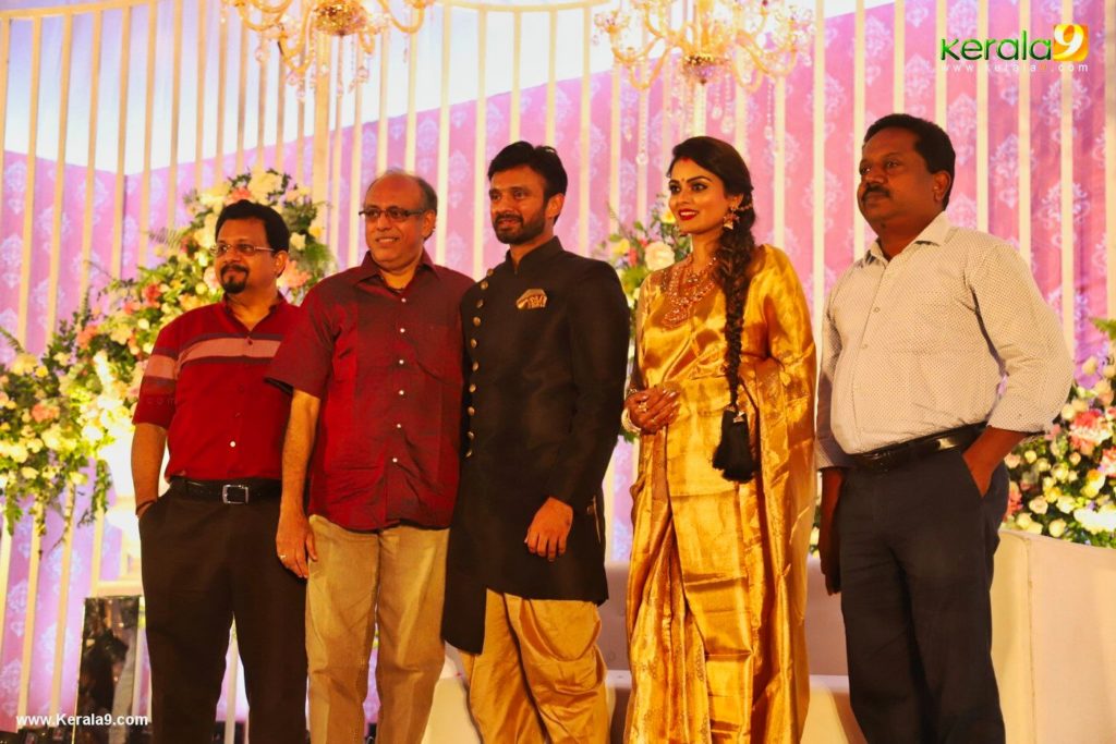 Vishnu Priya Wedding Reception Photos 0310 120 - Kerala9.com