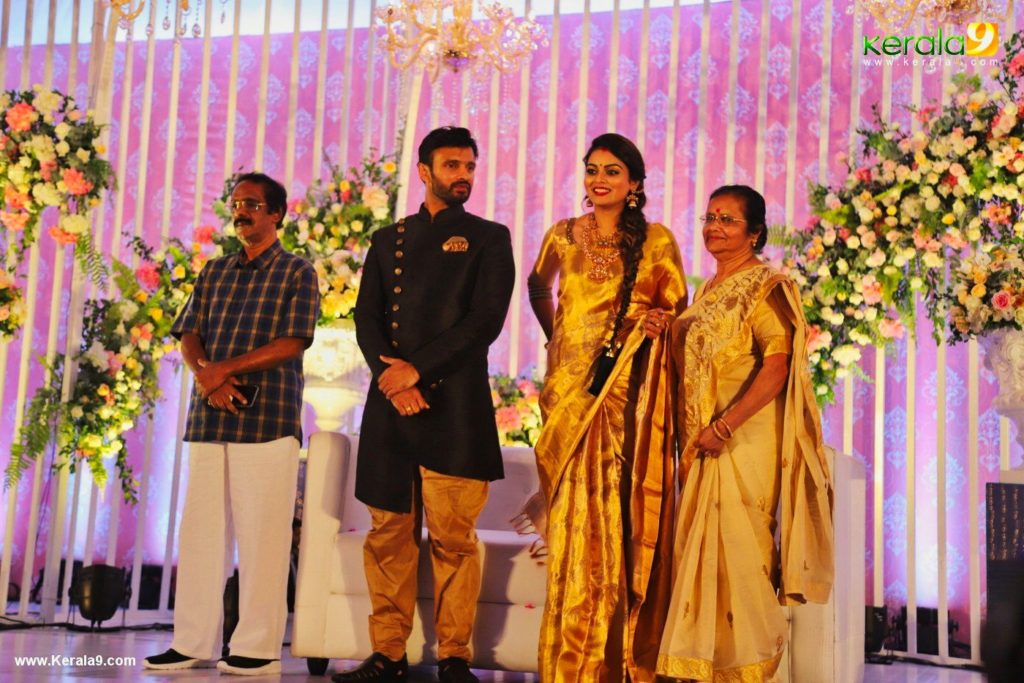 Vishnu Priya Wedding Reception Photos 0310 71 - Kerala9.com