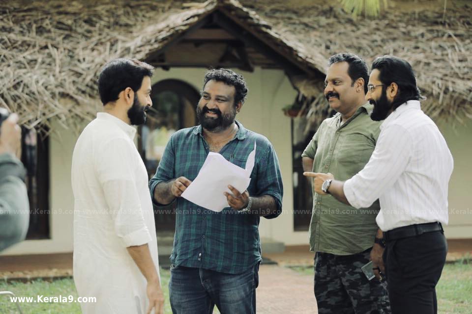 pathinettam padi movie stills - Kerala9.com
