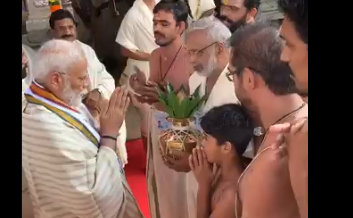 PM visits Guruvayoor Temple 1 sds2w2ds - Kerala9.com