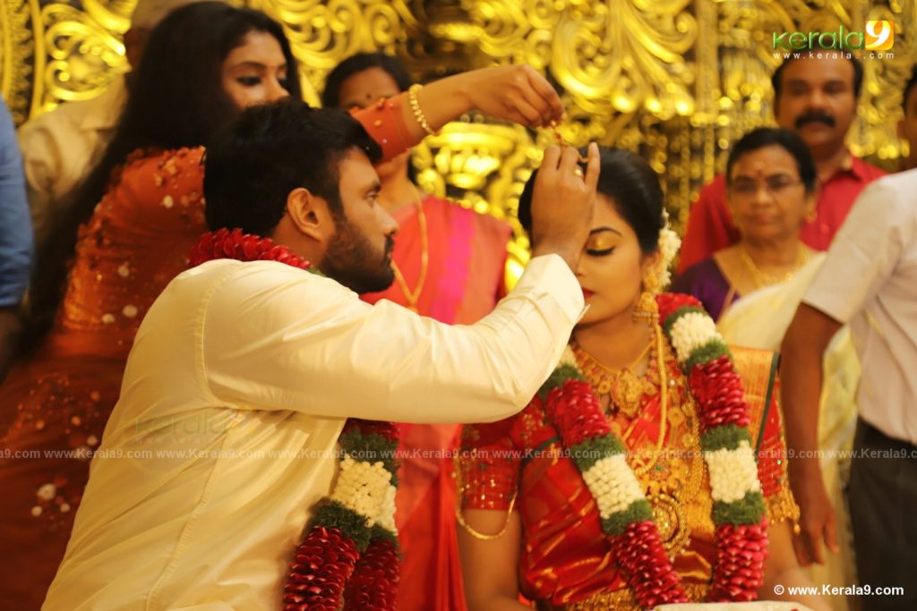 vishnu priya marriage photos 064 - Kerala9.com