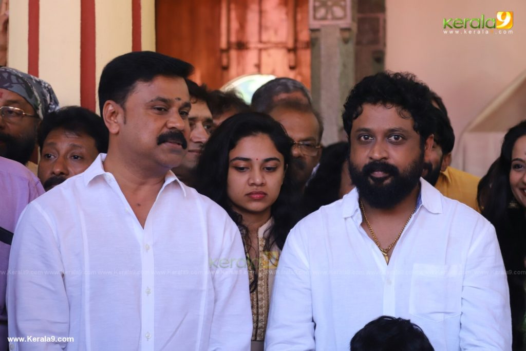 Dileep Daughter Meenakshi at Anoop Movie Pooja Photos 022 - Kerala9.com