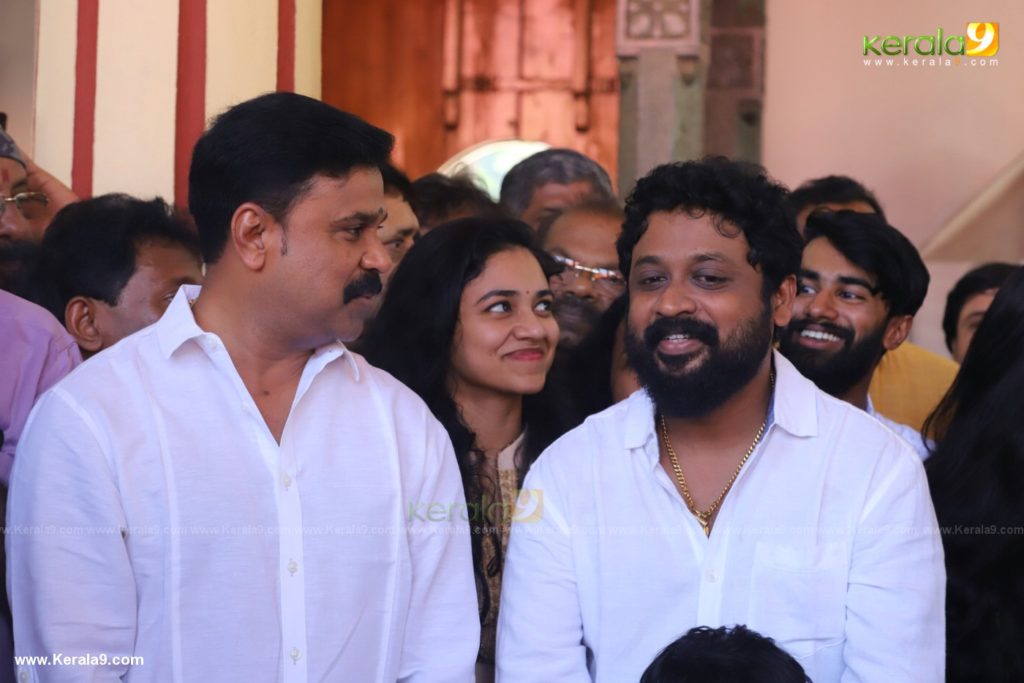 Dileep Daughter Meenakshi at Anoop Movie Pooja Photos 024 - Kerala9.com