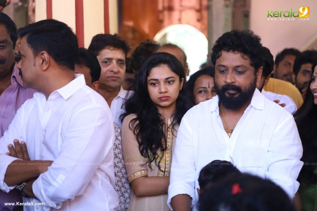 Dileep Daughter Meenakshi at Anoop Movie Pooja Photos 026 - Kerala9.com