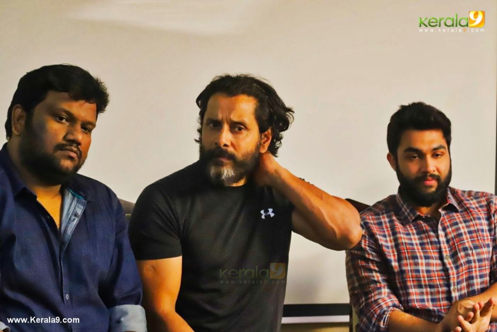 vikram kadaram kondan promotion thiruvananthapuram photos 014 - Kerala9.com