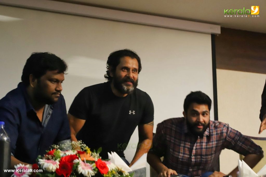 vikram kadaram kondan promotion thiruvananthapuram photos 036 - Kerala9.com