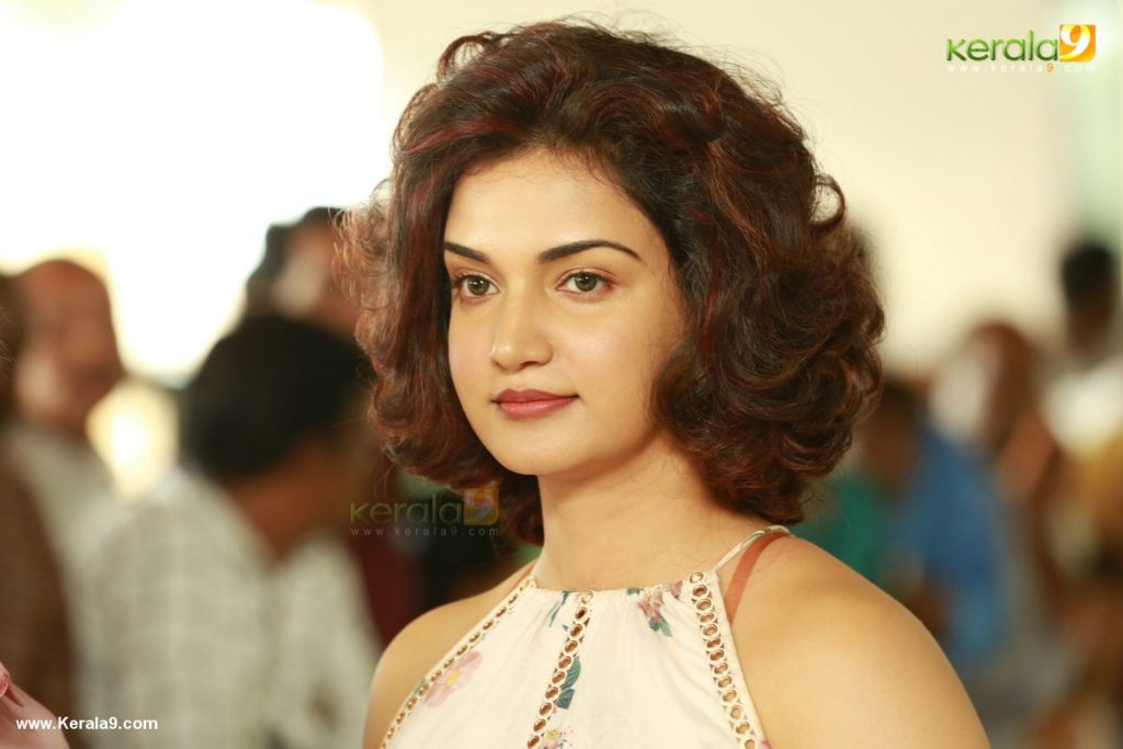honey rose in ittimani made in china photos 005