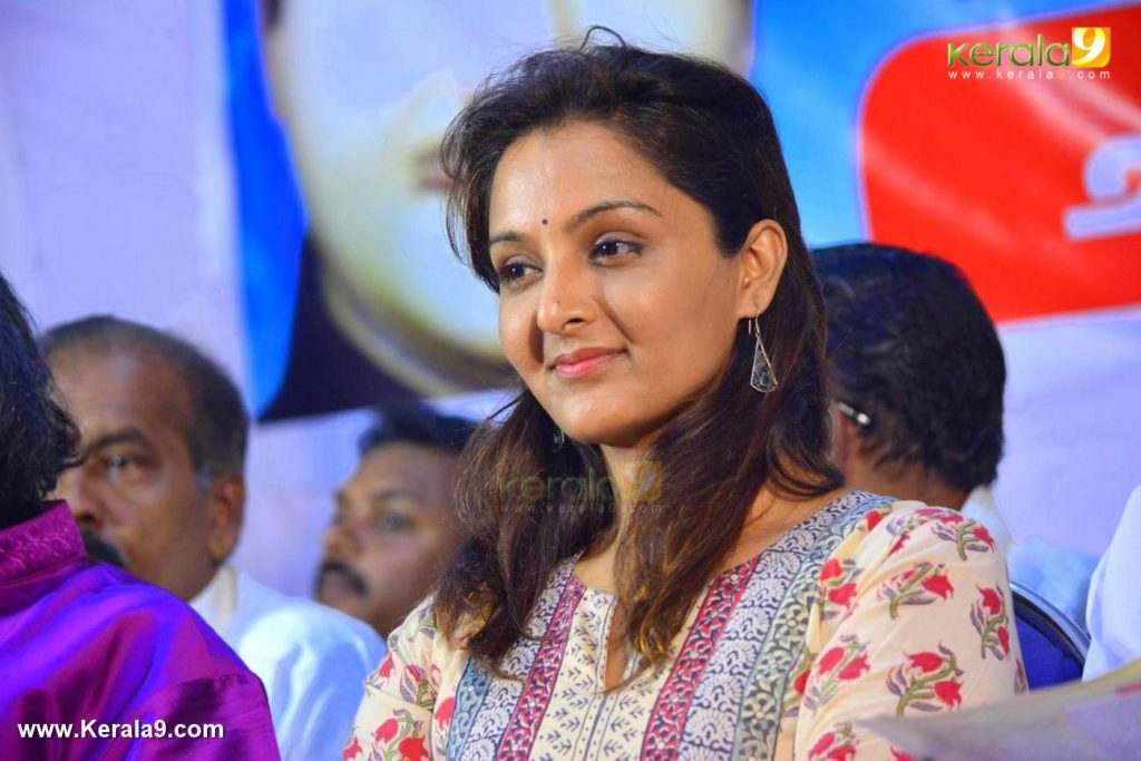 manju warrier at prem nazir award 2016 photos 039 00366