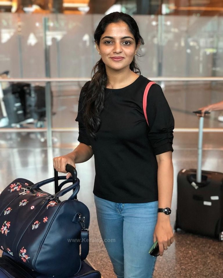 nikhila vimal at siima awards 2019 photos 107