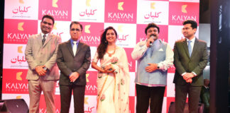 Manju Warrier Prabhu Ganesan inaugurated Kalyan Jewellers 141 showroom in UAE. TS Kalyanaraman CMD Rajesh and Ramesh Kalyanaraman ED seen here