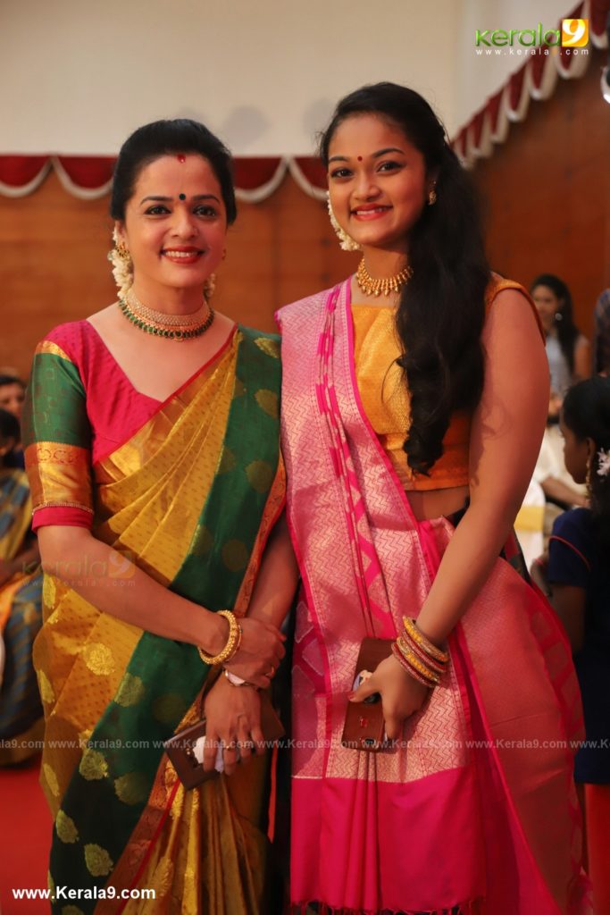 vinduja menon and daughter at actress mahalakshmi marriage photos 003